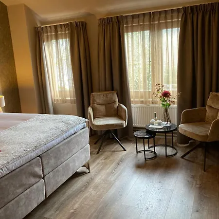 De La Frontiere Bed & Borrelbistro 3*