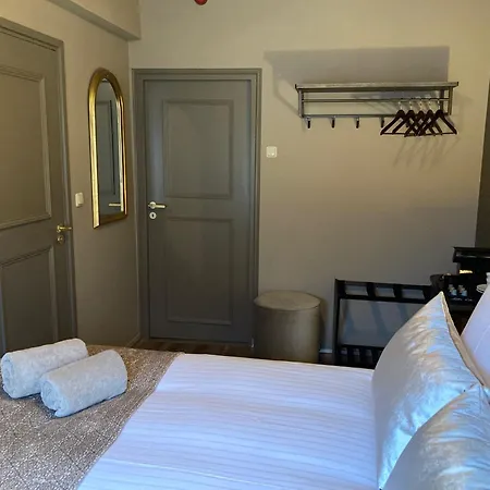De La Frontiere Bed & Borrelbistro Hotel 3*