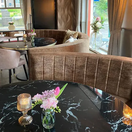 De La Frontiere Bed & Borrelbistro