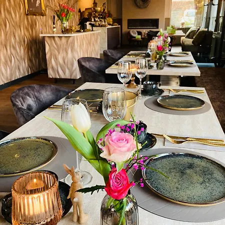 De La Frontiere Bed & Borrelbistro Hotel
